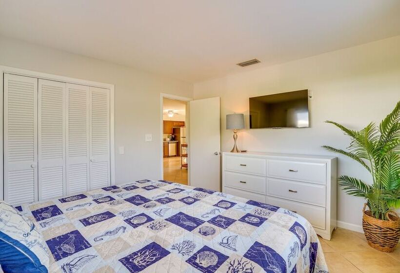 Stunning Bonita Springs Home On The Canal!