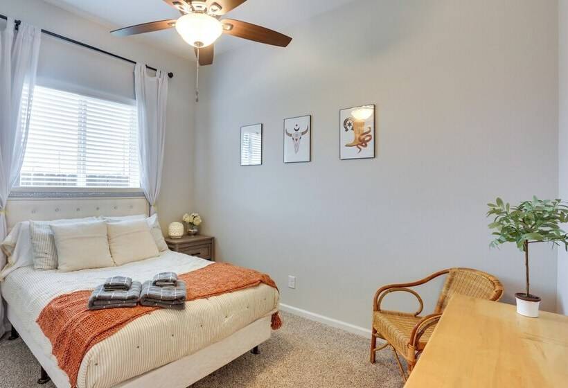 Stunning Clovis Home ~ 1 Mile To Old Town!