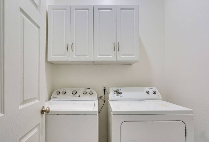 Stunning Clovis Home ~ 1 Mile To Old Town!