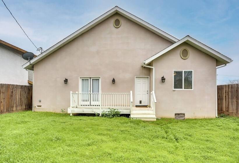 Stunning Clovis Home ~ 1 Mile To Old Town!