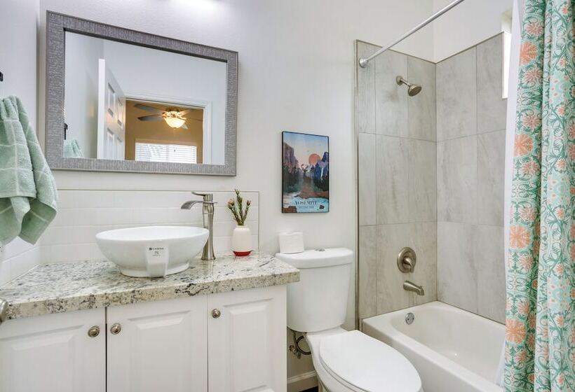 Stunning Clovis Home ~ 1 Mile To Old Town!