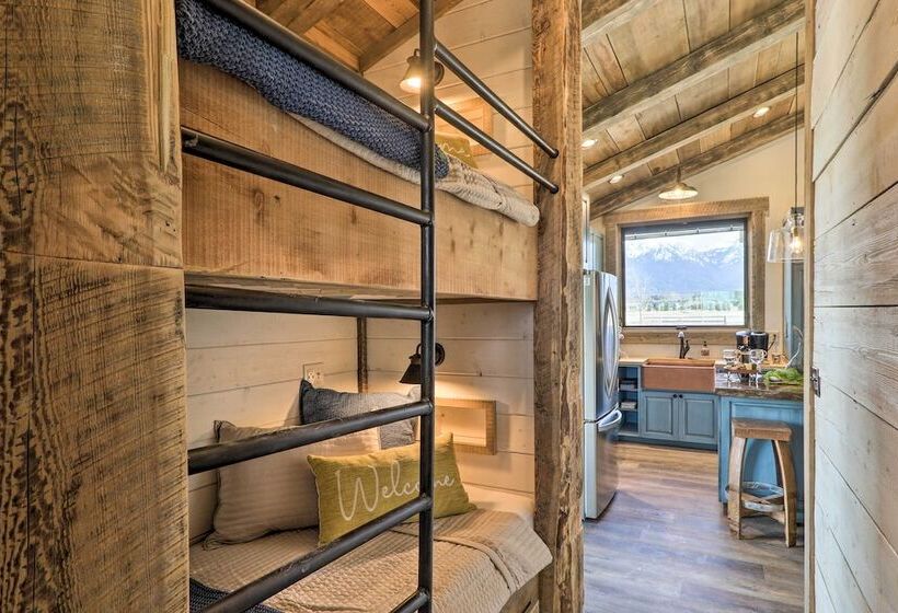 Stunning Kalispell Cottage On 30 Acre Farm!