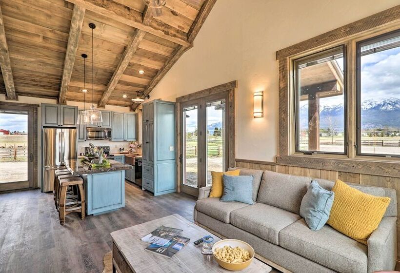 Stunning Kalispell Cottage On 30 Acre Farm!