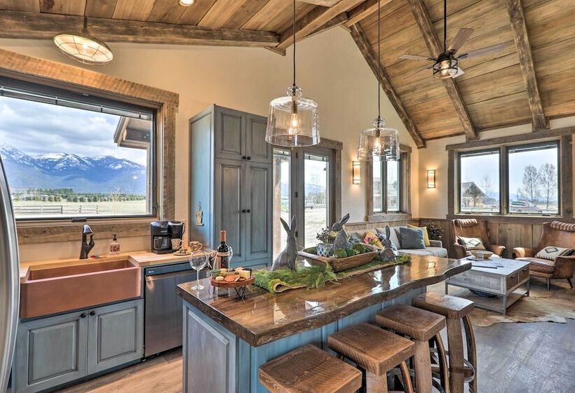 Stunning Kalispell Cottage On 30 Acre Farm!
