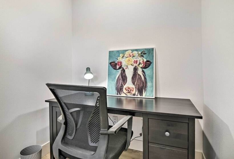 Stunning Stevenson Retreat W/ Mountain Views!