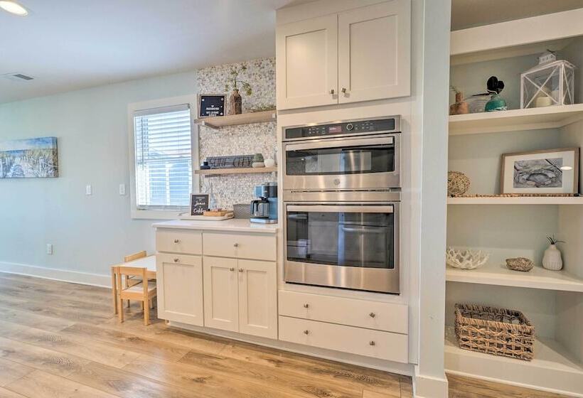 Stunning Surf City Home On Canal W/ Game Room!