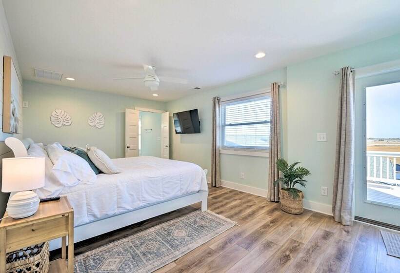 Stunning Surf City Home On Canal W/ Game Room!