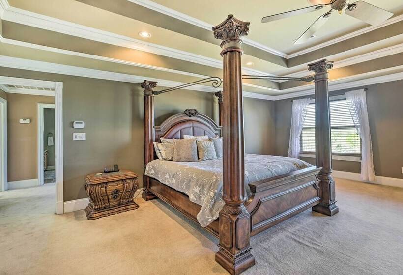 Stunning Wetumpka Farmhouse W/ Private Pool!