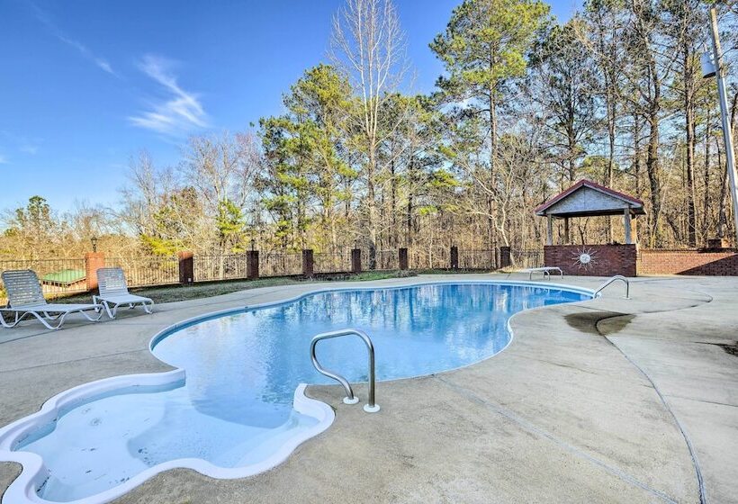 Stunning Wetumpka Farmhouse W/ Private Pool!