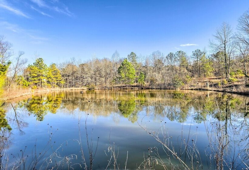 Stunning Wetumpka Farmhouse W/ Private Pool!