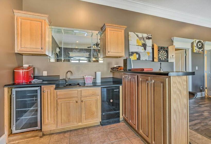 Stunning Wetumpka Farmhouse W/ Private Pool!