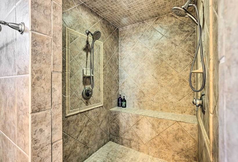 Stunning Wetumpka Farmhouse W/ Private Pool!