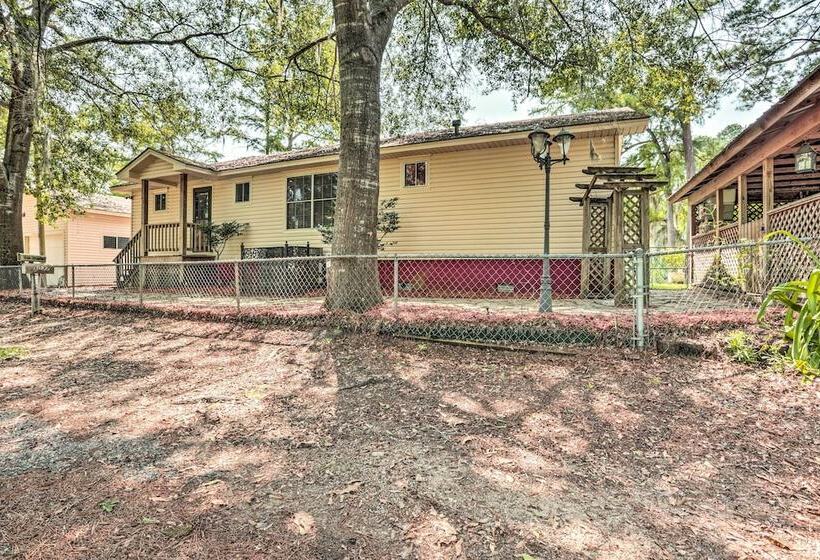 Sues Camp W/ Caddo Lake Access & Dock!