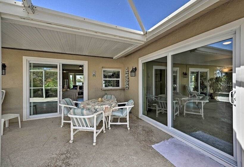 Sunny Marco Island Oasis < 2 Miles To Beach!