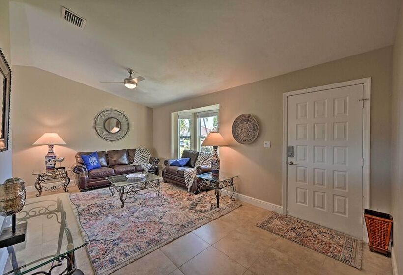 Sunny Marco Island Oasis < 2 Miles To Beach!