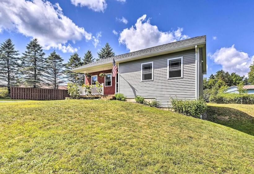 Sunny Morristown Home   Walk To Restaurants!