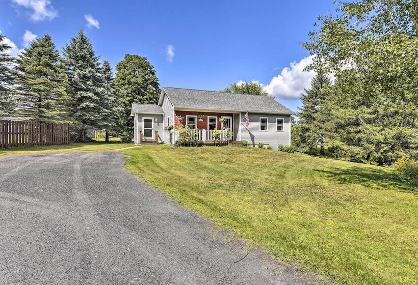 Sunny Morristown Home   Walk To Restaurants!