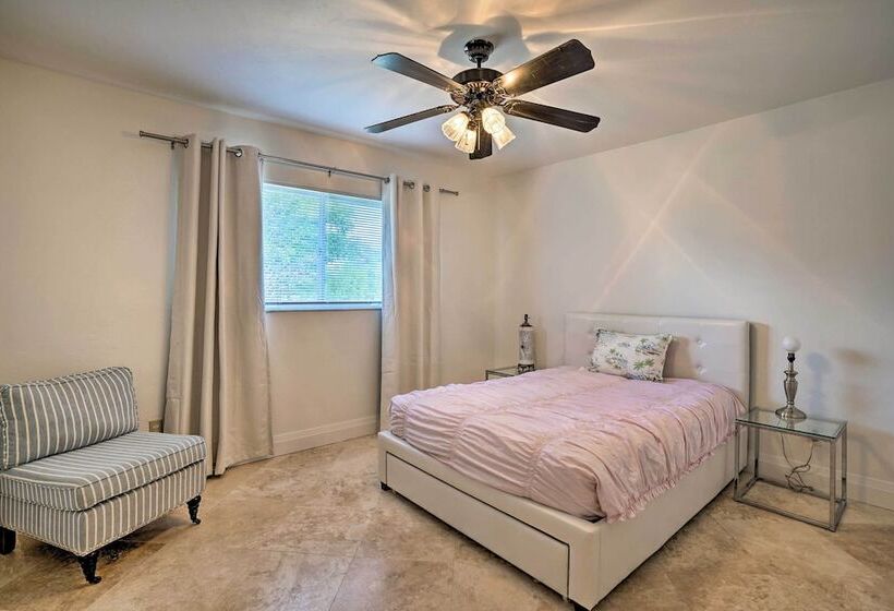 Direct Gulf Access + Lanai: Sunny Naples Home!