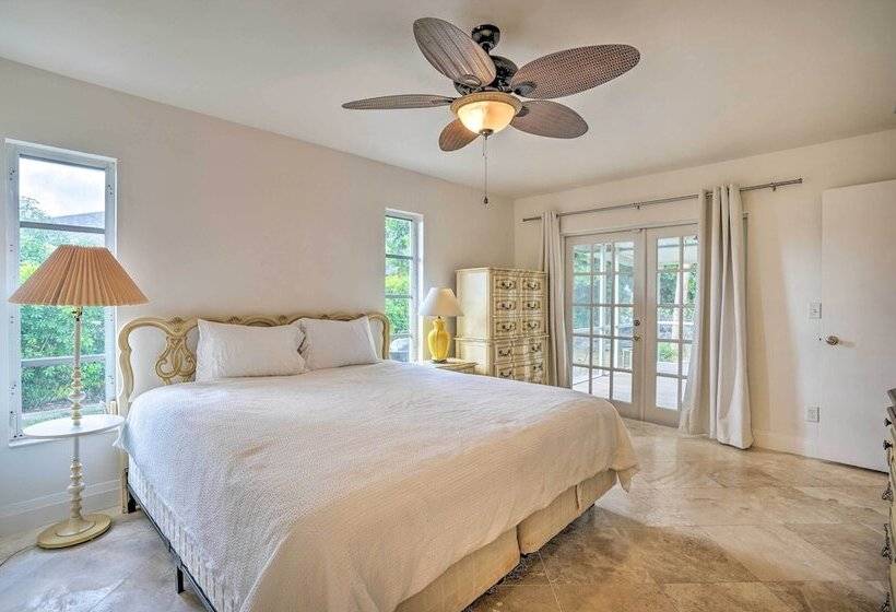 Direct Gulf Access + Lanai: Sunny Naples Home!