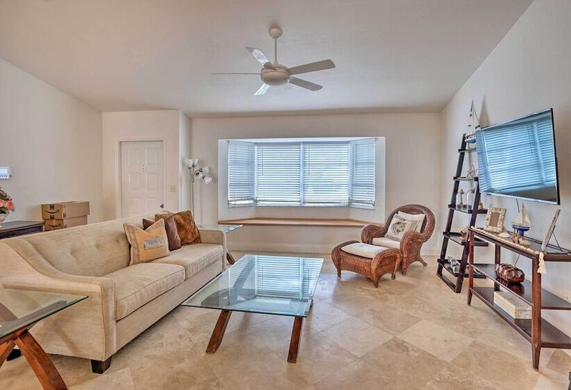 Direct Gulf Access + Lanai: Sunny Naples Home!