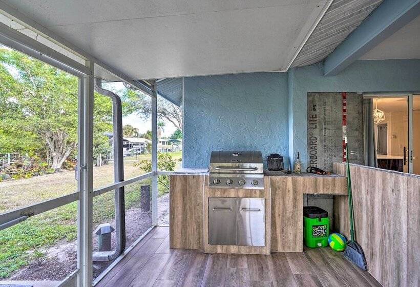 Direct Gulf Access + Lanai: Sunny Naples Home!