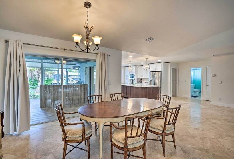 Direct Gulf Access + Lanai: Sunny Naples Home!