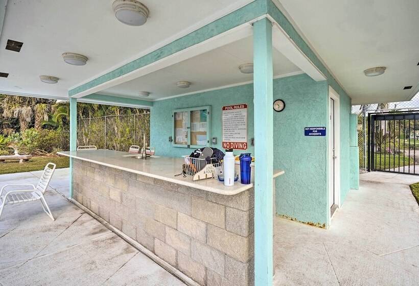 Direct Gulf Access + Lanai: Sunny Naples Home!