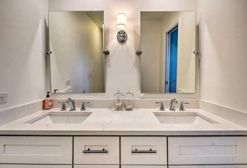 Direct Gulf Access + Lanai: Sunny Naples Home!