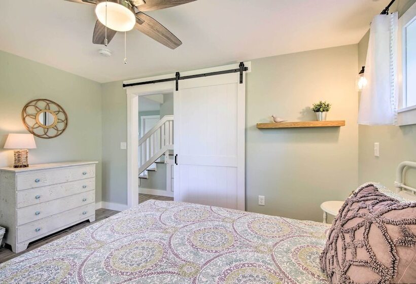 Sunny Stockton Springs Home < 1 Mi To Beach!