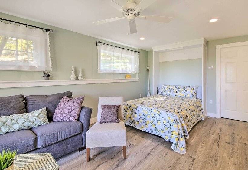 Sunny Stockton Springs Home < 1 Mi To Beach!