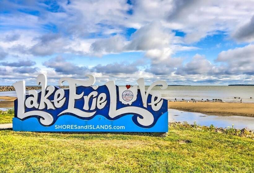 Sweetwater Hideaway Blocks To Lake Erie!