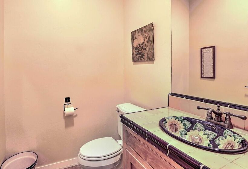 Templeton Ranch W/ Private Hot Tub & Deck!