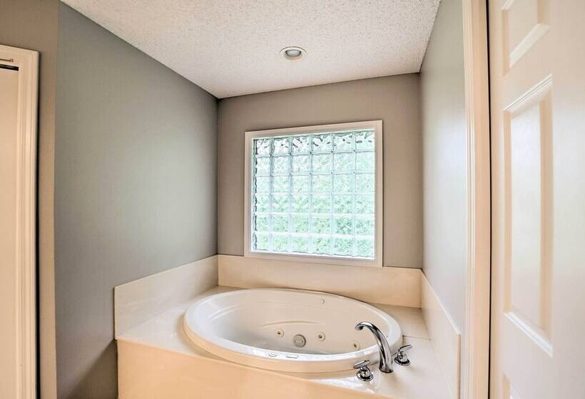 Lakefront  Bella Vista Lakeside Treehouse  W/ Dock