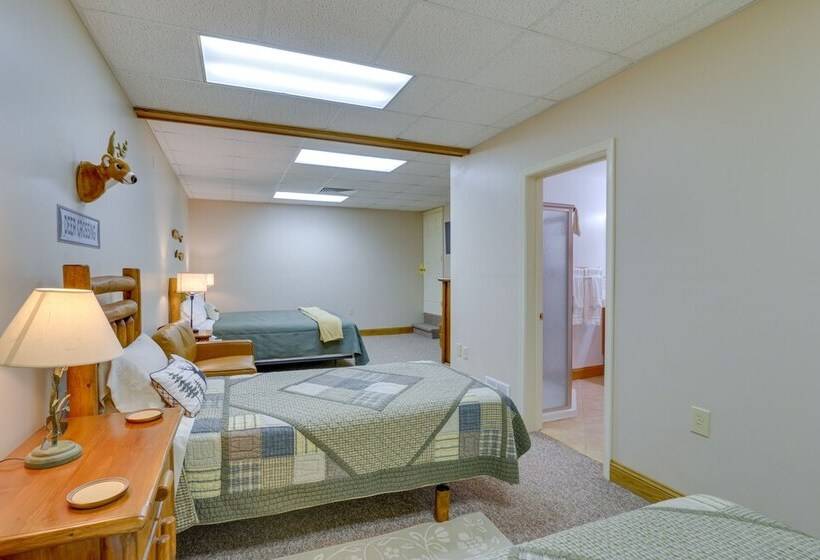 The Eagles Nest At Alpine  Cabin W/ Fireplace!