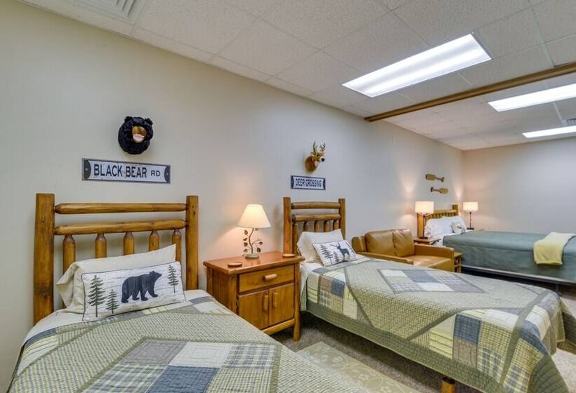 The Eagles Nest At Alpine  Cabin W/ Fireplace!