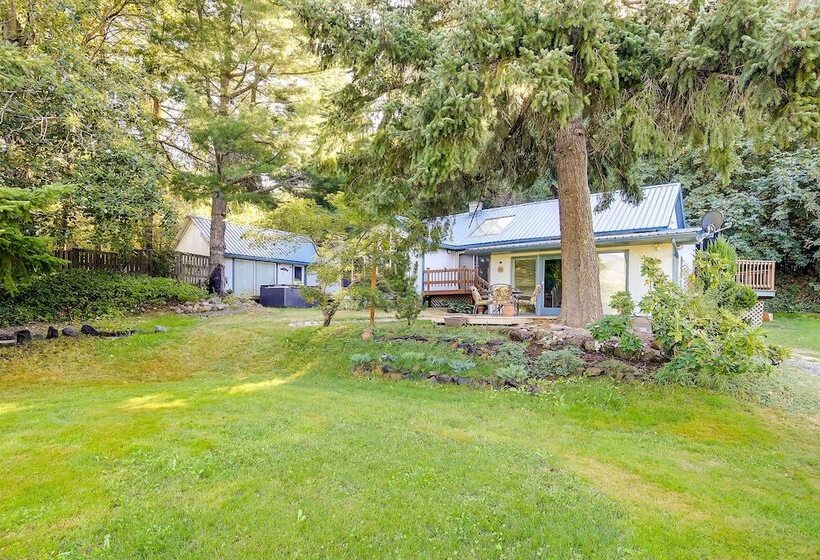 The Fusion Retreat On 4 Acres: Hike On Site!