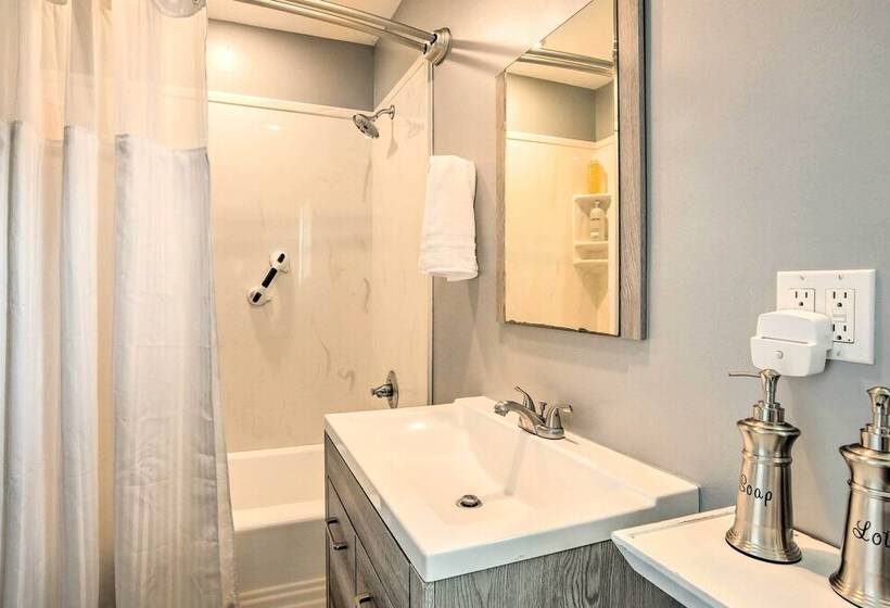 The Gathering Place  Brenham Home On 6 Acres