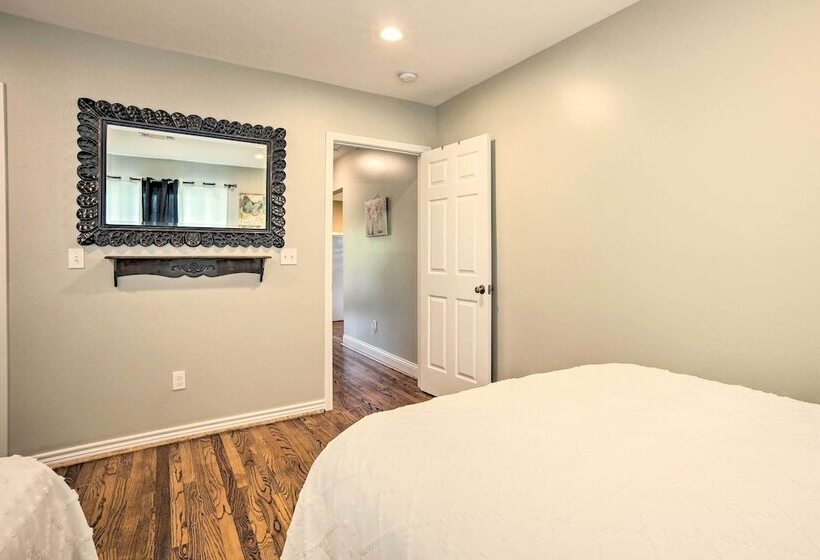 The Gathering Place  Brenham Home On 6 Acres