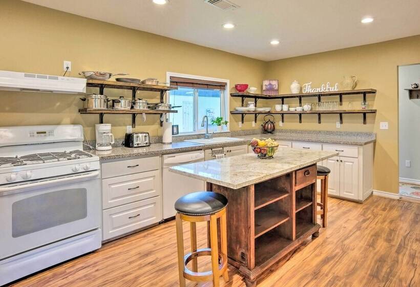 The Gathering Place  Brenham Home On 6 Acres