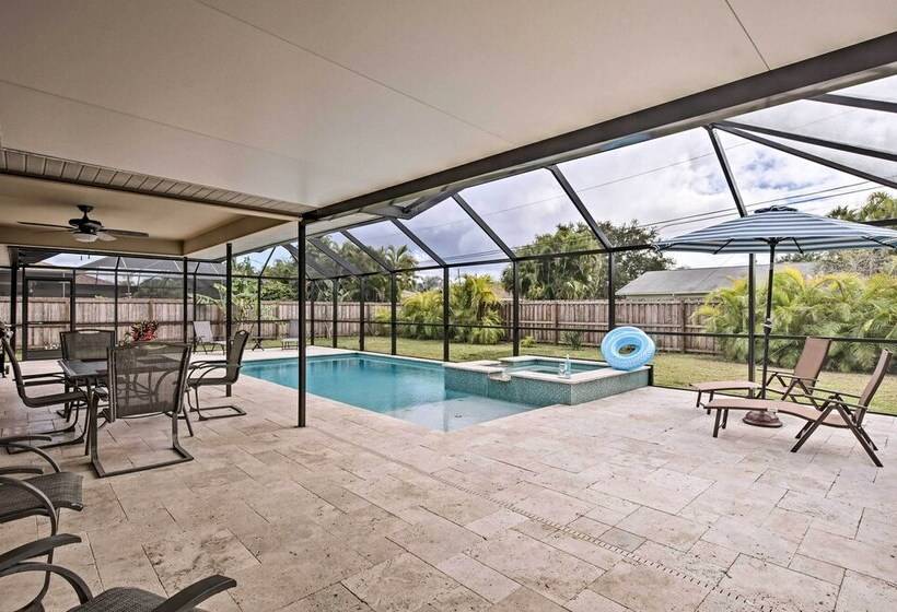 The Pelican Escape W/ Lanai ~3 Mi To Downtown!