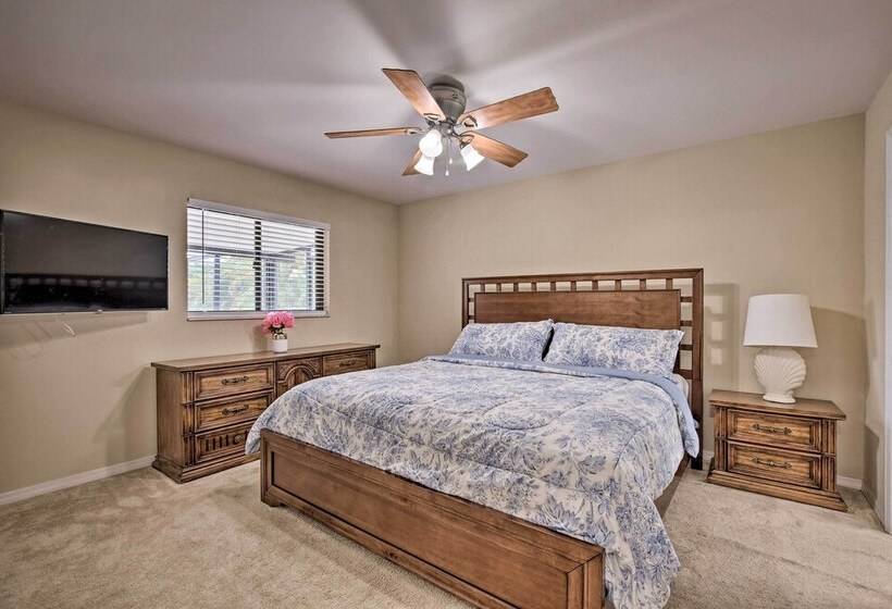 The Pelican Escape W/ Lanai ~3 Mi To Downtown!