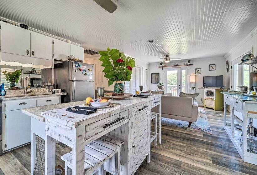 Topsail Beach Villa: Outdoor Oasis W/ Hot Tub