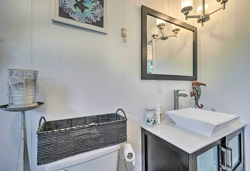 Topsail Beach Villa: Outdoor Oasis W/ Hot Tub