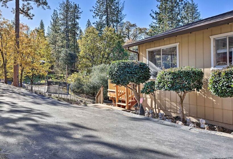 Game Room & Mtn Views: Tuolumne Hideaway!