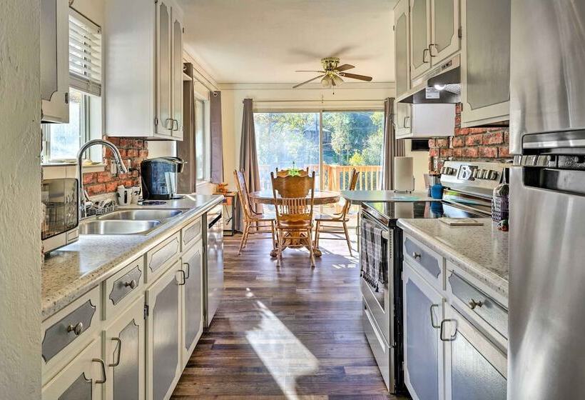 Game Room & Mtn Views: Tuolumne Hideaway!