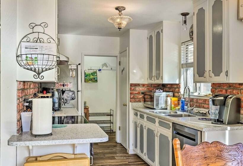 Game Room & Mtn Views: Tuolumne Hideaway!