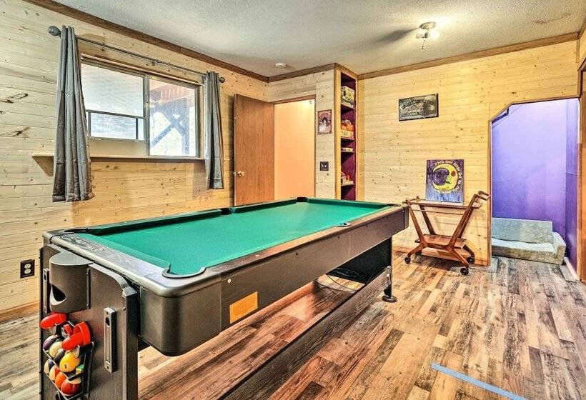 Game Room & Mtn Views: Tuolumne Hideaway!