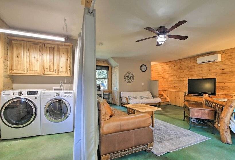 Twin Acres Scenic Ranch In Texas Hill Country