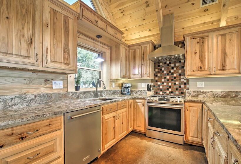 Twin Acres Scenic Ranch In Texas Hill Country