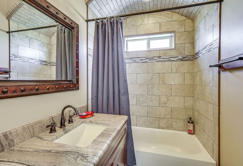 Unique Las Cruces Home W/ Patio + Gas Grill!